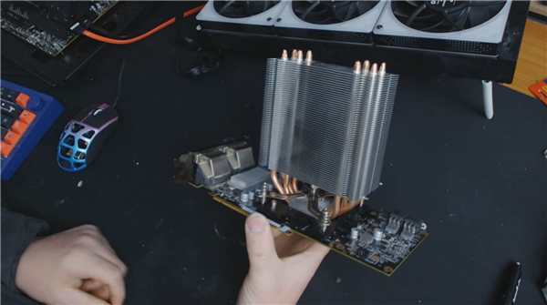 显卡装上CPU散热 GTX 960魔改成功：一举打破3DMark纪录！(图2)