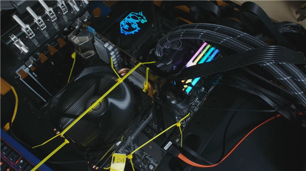 显卡装上CPU散热 GTX 960魔改成功：一举打破3DMark纪录！(图1)