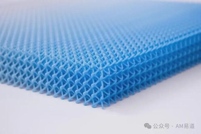 奔驰AMG首款全电超跑将搭载3D打印座椅衬垫(图3)