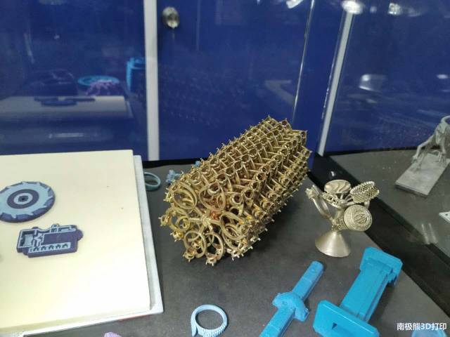一种薄壁结构高温合金铸件3D打印蜡模的脱蜡方法