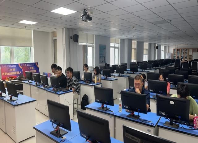 天津大学微电子学院学子赴新加坡开展暑期海外实践活动——深耕学术沃土拓展全球视野(图3)