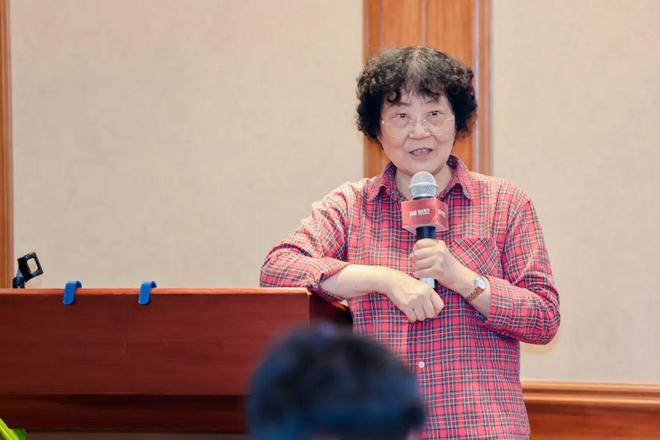 青少年心理教育专家陈默：孩子到了青春期为什么家长一言不合就吵架？(图4)