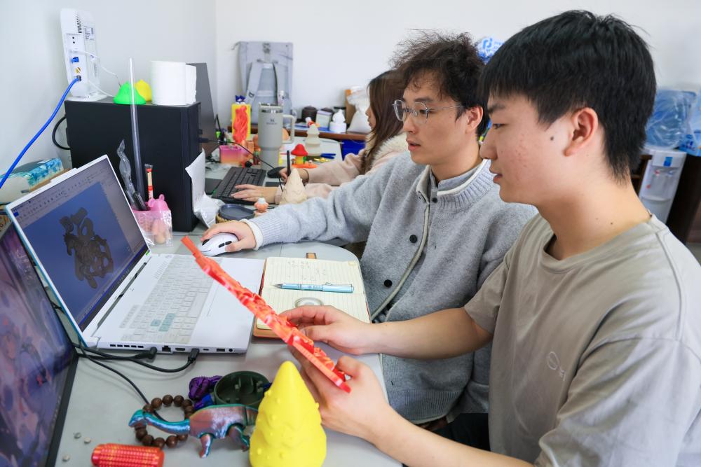 Kaiyun：新春走基层丨看3D打印机操作员把年味“印”进科技里(图3)