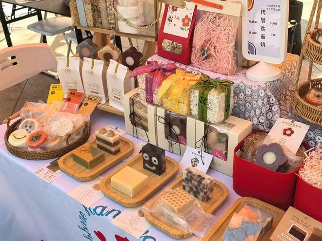 海淀这条百年老街上新！就在颐和园旁