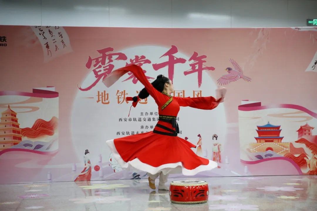 Kaiyun：衣冠承礼乐 国风入地铁丨“霓裳千年——地铁遇见国风”主题活动启幕(图2)