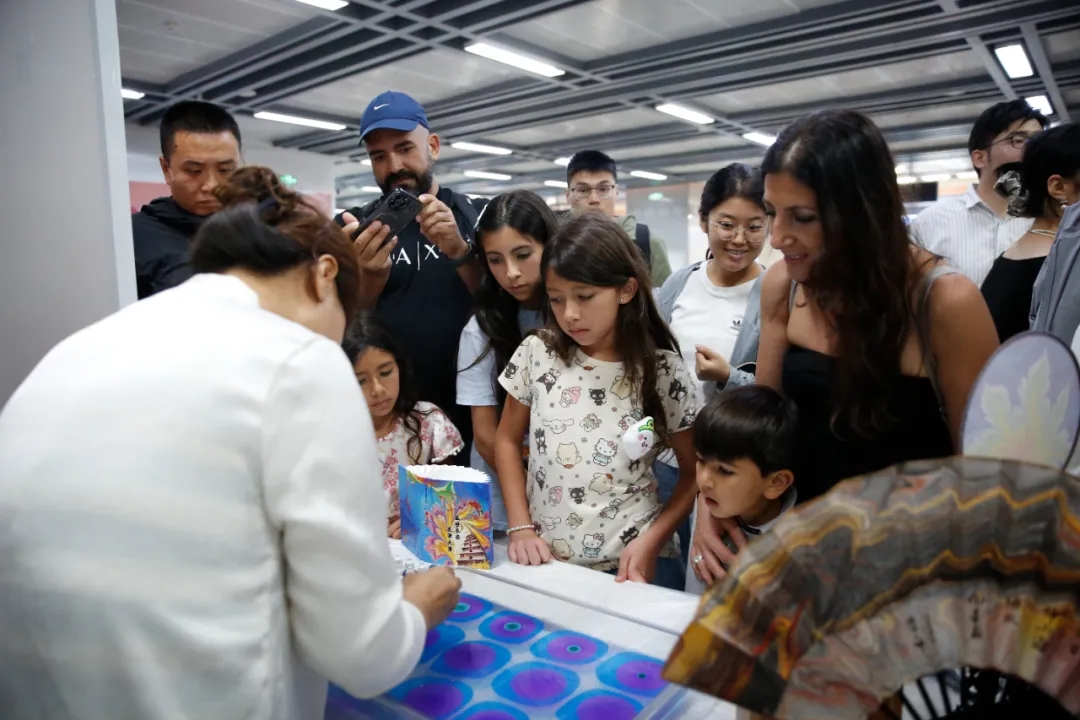 Kaiyun：衣冠承礼乐 国风入地铁丨“霓裳千年——地铁遇见国风”主题活动启幕(图7)