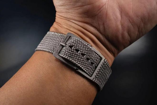 知名制表品牌Ming推出全球首款3D打印钛金属表带(图3)