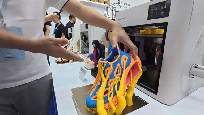 Kaiyun:快造科技CEO陈学栋谈四独立喷头3D打印机Snapmaker U1(图3)