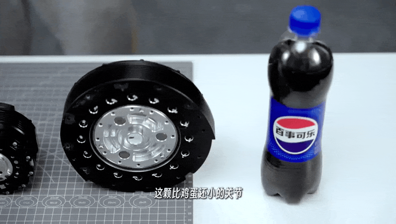 智元机器人年底放大招！全球首个个人机器人问世 面向科研、交互场景(图5)