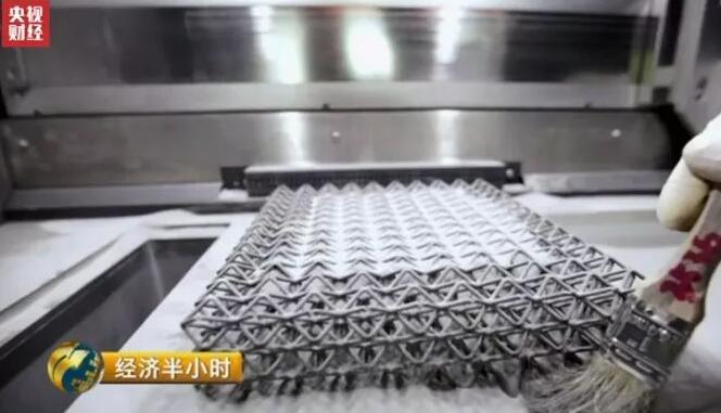 Luma AI发布Ray3 Modify：AI视频编辑新突破保留演员表演细节一键换装和场景