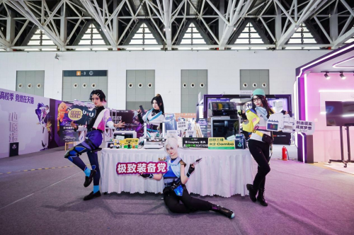 创想三维“闯入”漫展3D打印赋能Cosplay创作(图2)