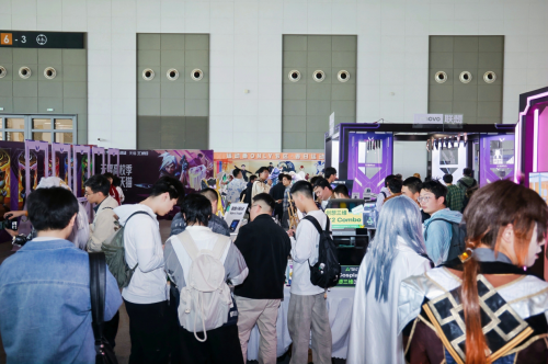 创想三维“闯入”漫展3D打印赋能Cosplay创作